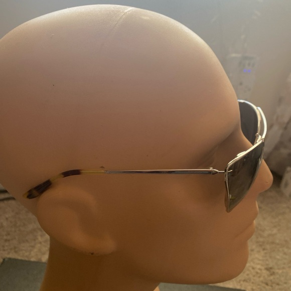 PRADA Stylish Black Aviator Sunglasses - Picture 6 of 17